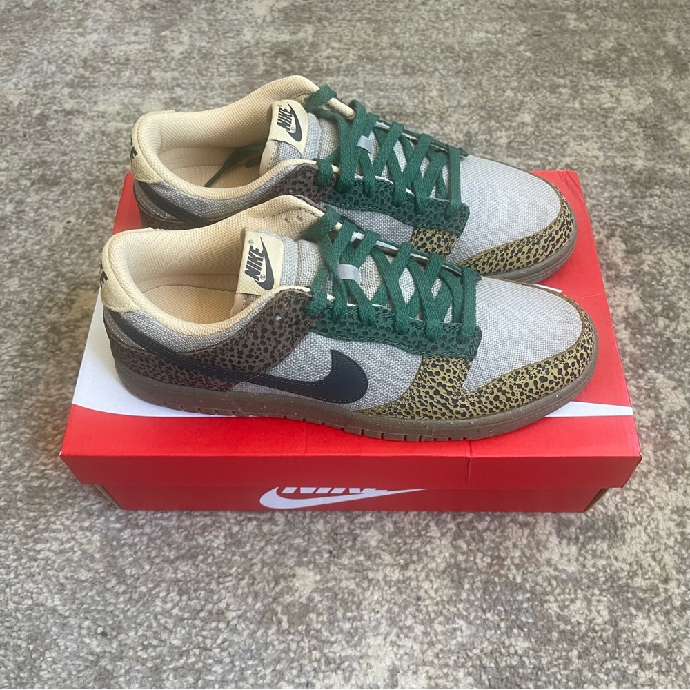Nike Dunk Low “Golden Moss” Sz 10